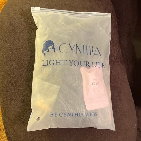 Grey curls wig. Beautiful. New, never out of package - Picture 1 of 5